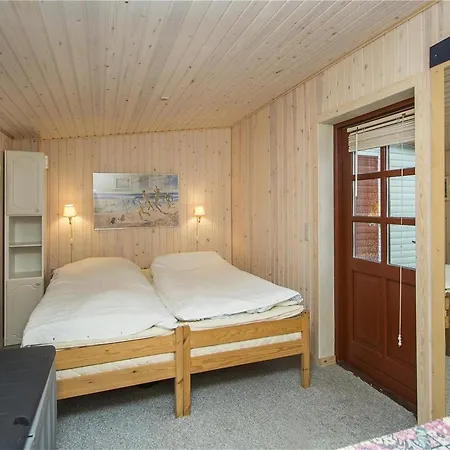 Three-bedroom Holiday In 펜션