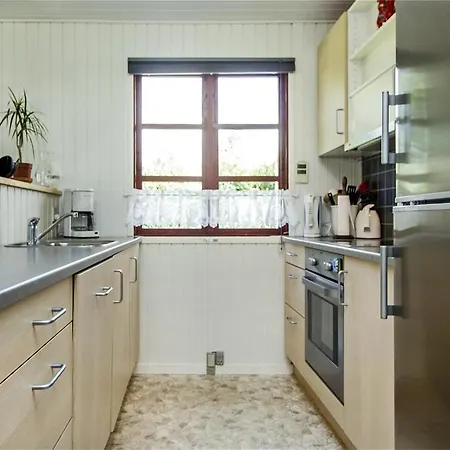 Three-bedroom Holiday In Hals