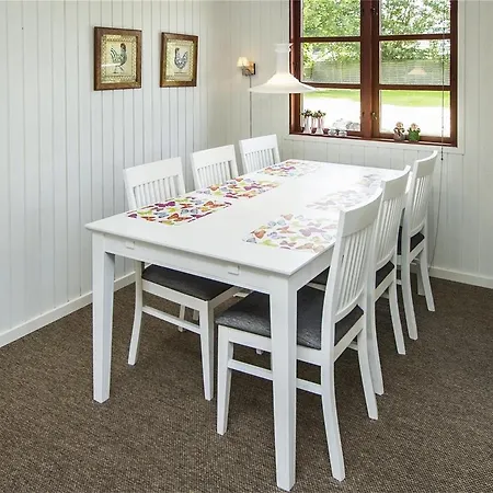 Three-bedroom Holiday In Hals