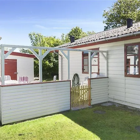 Three-bedroom Holiday In 펜션 *